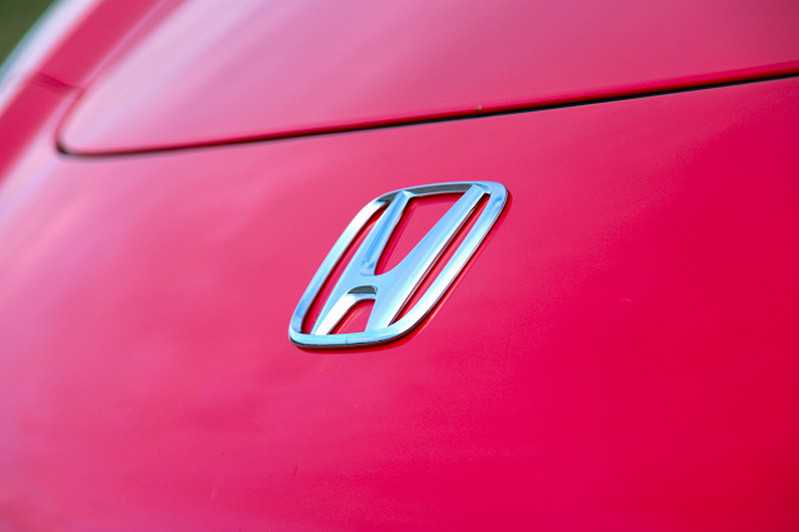 - Honda S2000