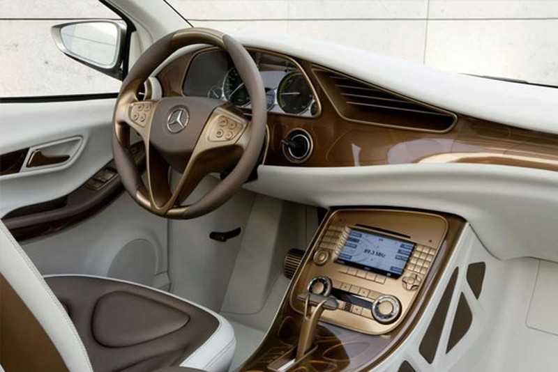 Mercedes-Benz BlueZero E-cell Plus