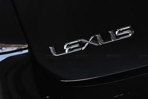 В ожидании увидеть будущее поколения Lexus GS