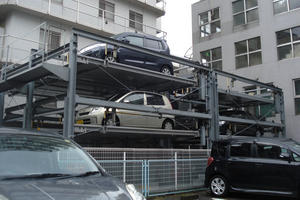 Отсеки многоуровневой парковки в США